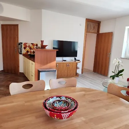 公寓 Apartma Nika Planina (Notranjska)