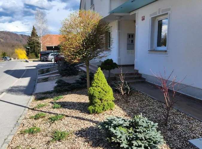 Apartma Nika * Planina (Notranjska)