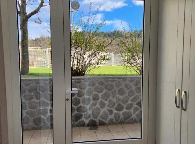 Apartma Nika Planina (Notranjska)