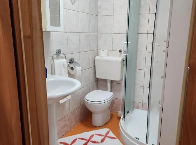 Apartma Nika شقة Planina (Notranjska)