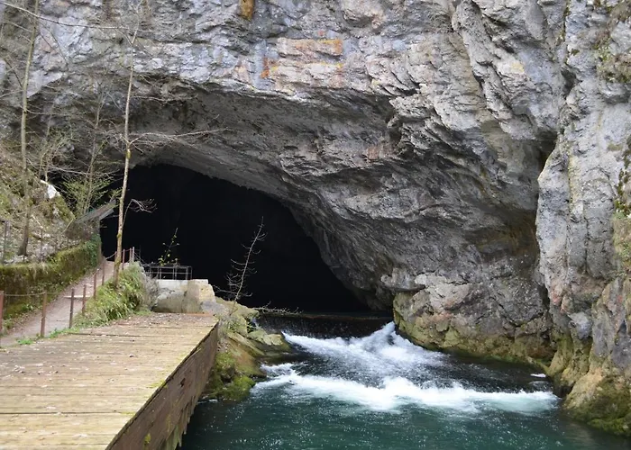 شقة Apartma Nika Planina (Notranjska)