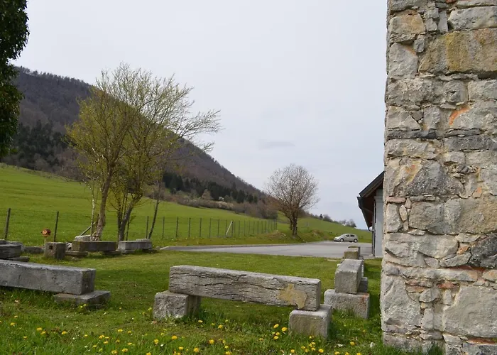 Apartma Nika شقة Planina (Notranjska)